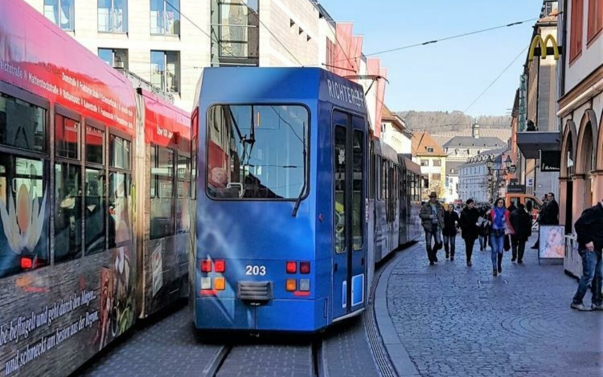1611670559wrrzburg strarenbahn straba linie 1 fh 2019 1611670559wrrzburg strarenbahn straba linie 1 fh 2019
